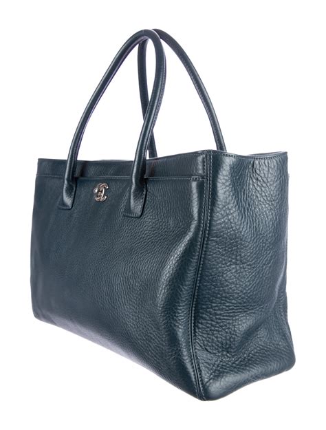 chanel cerf tote.